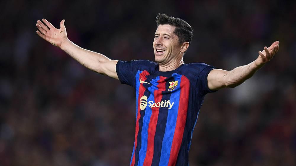 ليفاندوفسكي: "كنا نريد التسجيل لدرجة أننا نسينا الدفاع"