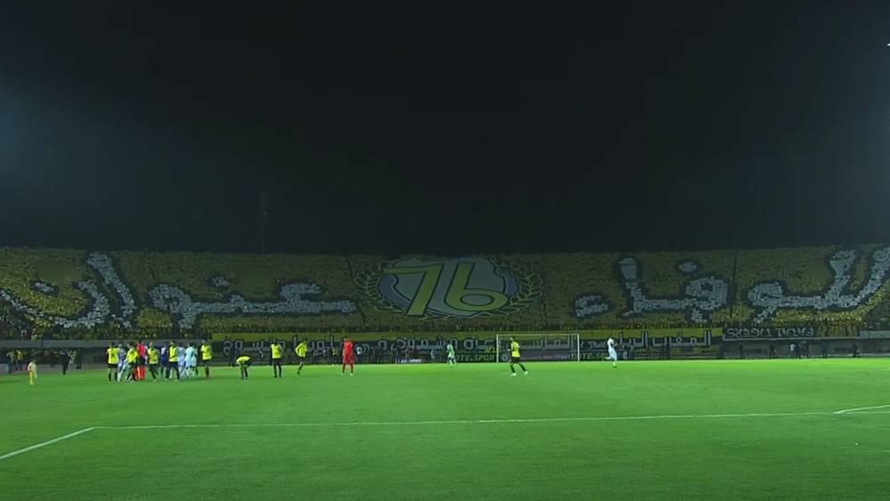 "تيفو" احتفالي لجماهير "الماص" بمناسبة الذكرى التأسيسية الـ76 للنادي في مباراة "لوصيكا"