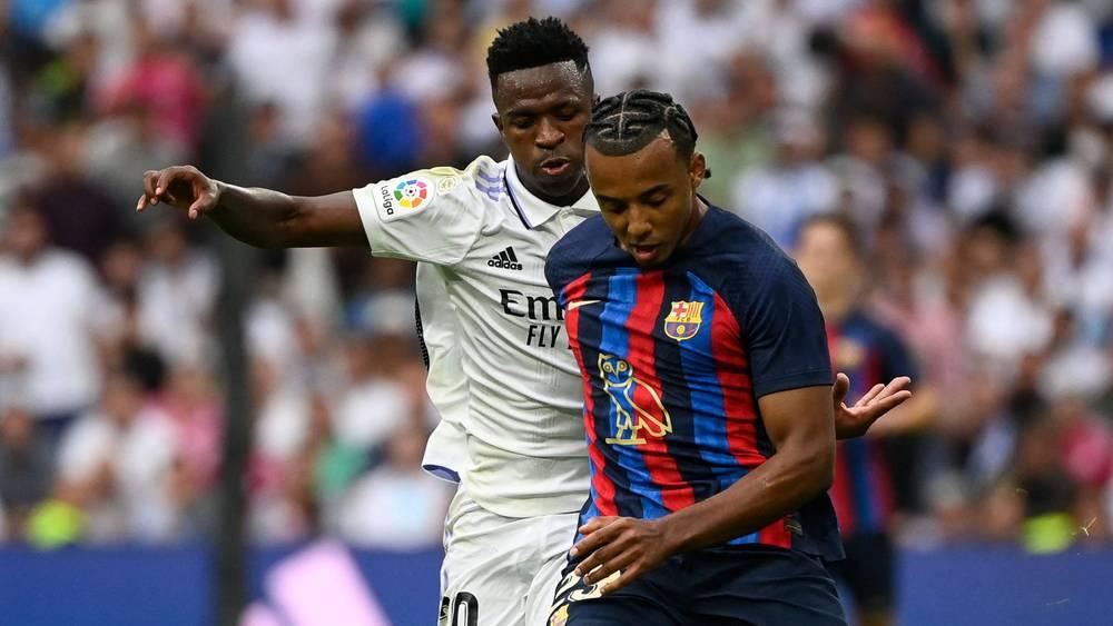 كوندي: "ريال مدريد قادر على تسجيل هدفين من محاولتين فقط.. علينا أن نتعلم من هذا"