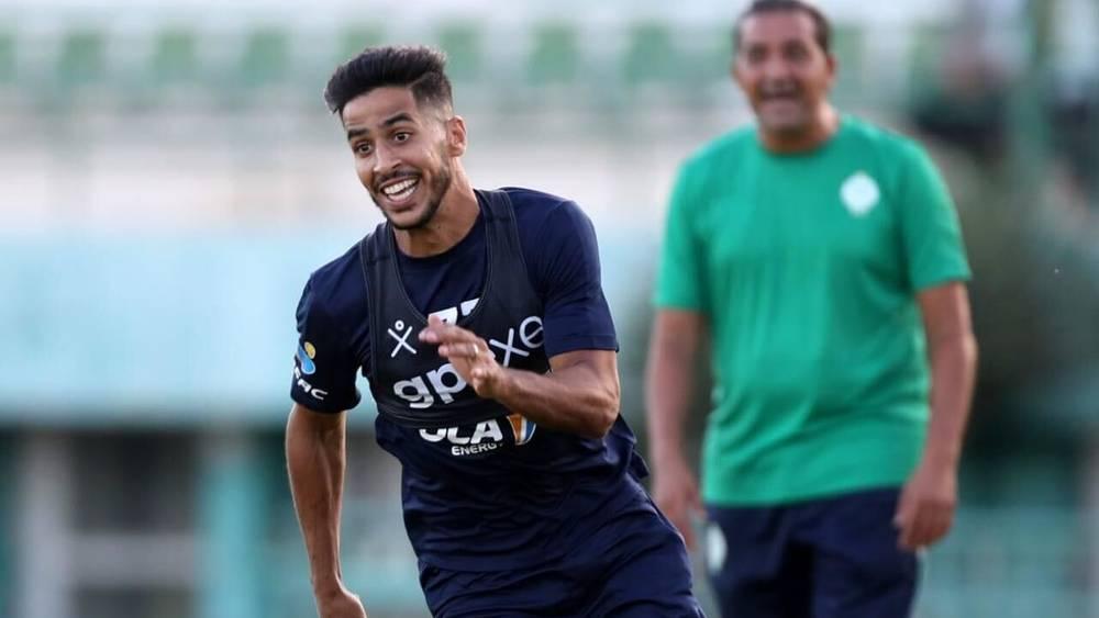 بن غيث: "خضت الديربي في الجزائر وتونس وحاليا سألعب ديربي الرجاء والوداد بعد أن كنت أشاهده في التلفاز فقط"