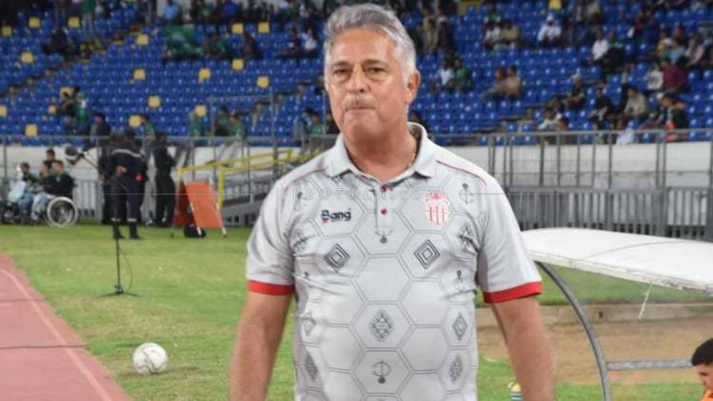 باكيتا: "الحكم من حقه أن يقرر ما يراه صحيحا وشخصيا أرى أن لاعبنا لمس الكرة فقط"