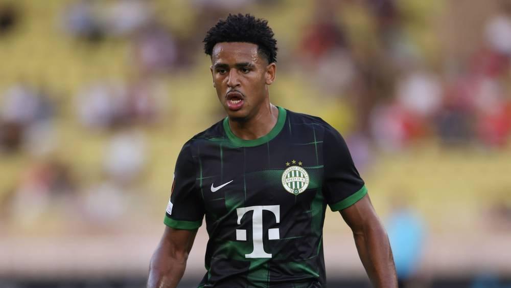 ريان مايي يُحرز هدفه الرابع في الدوري الهنغاري هذا الموسم ويساهم في انتصار فريقه فيرينكفاروس على أكاديمية بوشكاش (2-4)