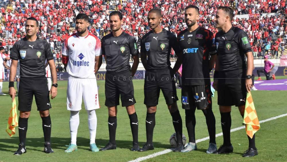 إدارة الرجاء تعقد اجتماعا عاجلا لمناقشة القرارات التحكيمية في مواجهة "الديربي" أمام الوداد