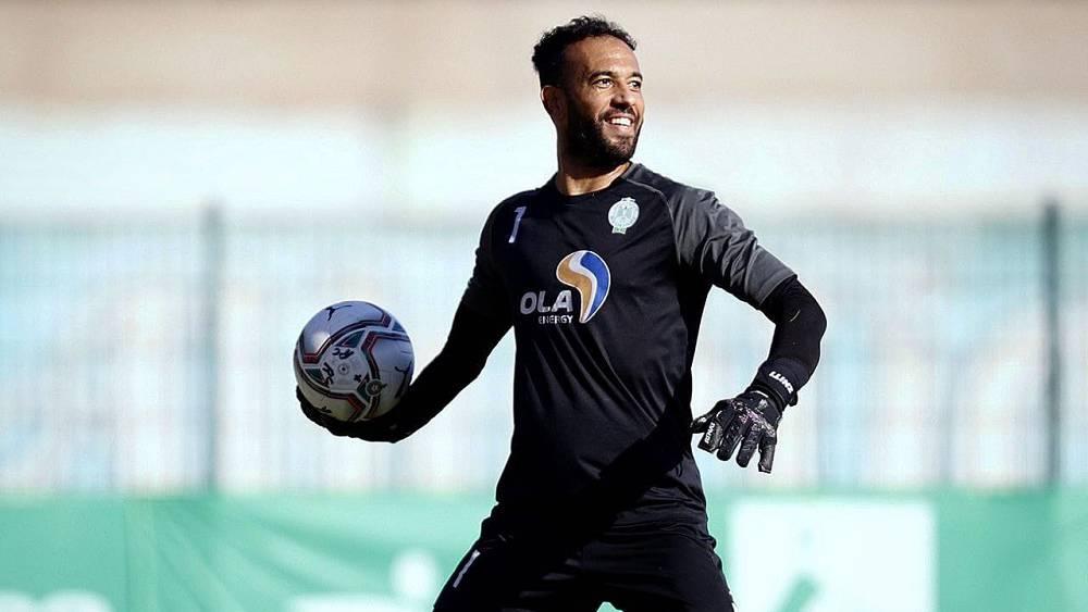 الرجاء يؤكد خضوع حارسه الزنيتي لعملية جراحية "بسيطة" ويوضح: "مدة غيابه لن تتجاوز 7 أيام"