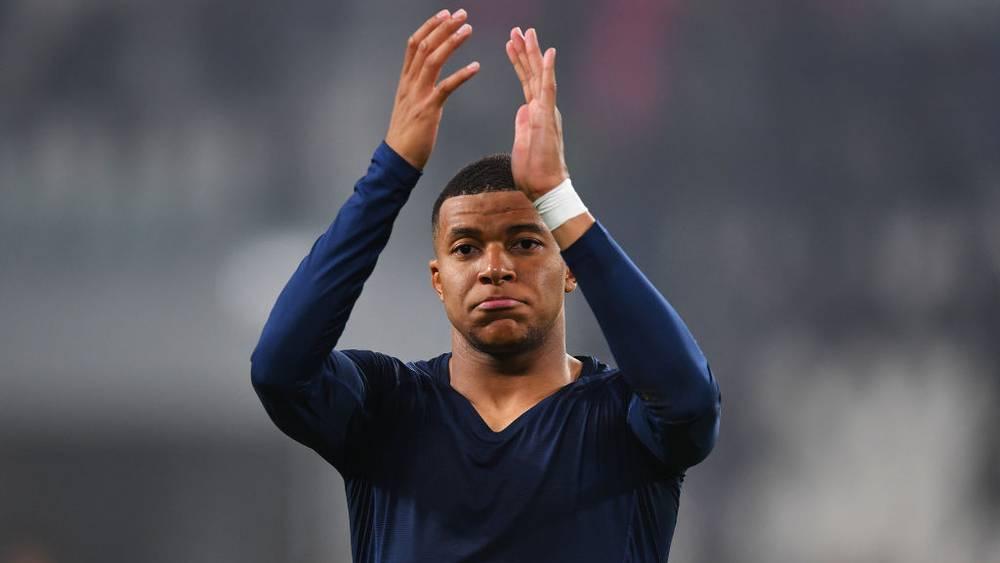 مبابي مُقللاً من زميله كارلوس سولير: "لم يعتد على اللعب باستمرار.. إنه لاعب مختلف عن نيمار"