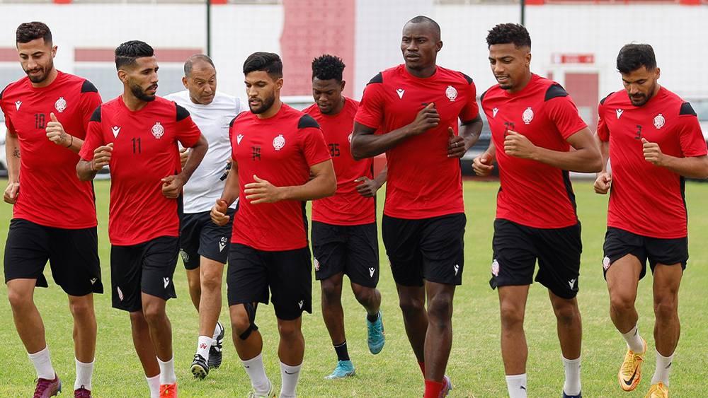 عموتة يمنح لاعبي الوداد يومي راحة فقط بعد توقف البطولة