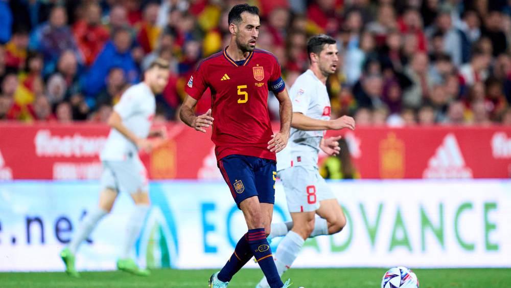 لويس إنريكي يُلمح لاعتماده على "بوسكيتس" في كأس العالم 2022