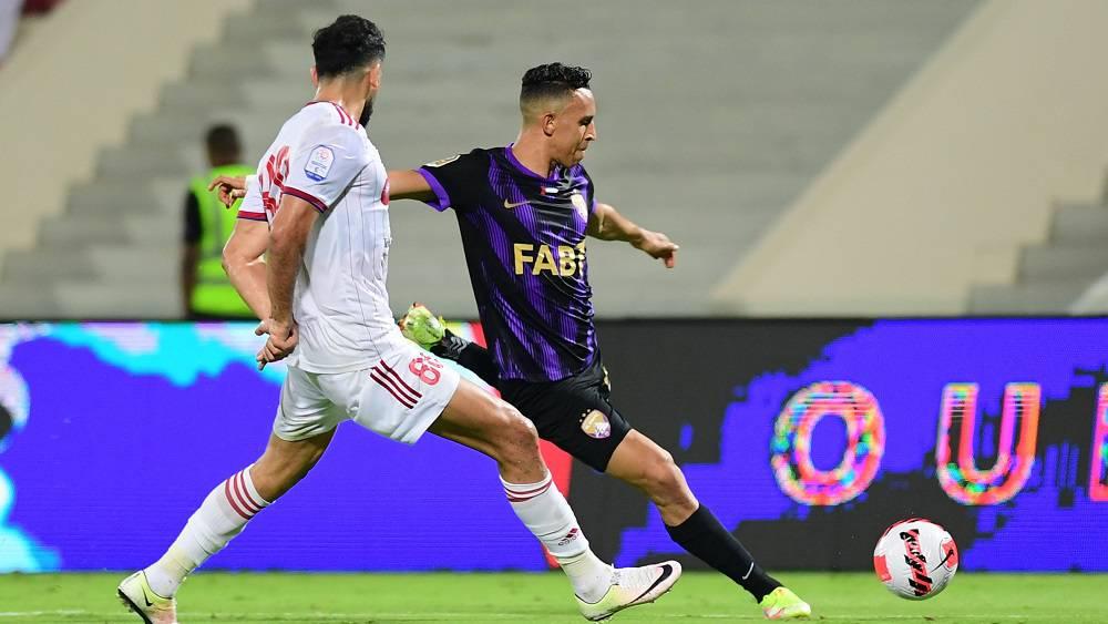 رحيمي ينقذ العين من هزيمة أمام الشارقة بتسجيله هدفين في آخر دقائق المباراة