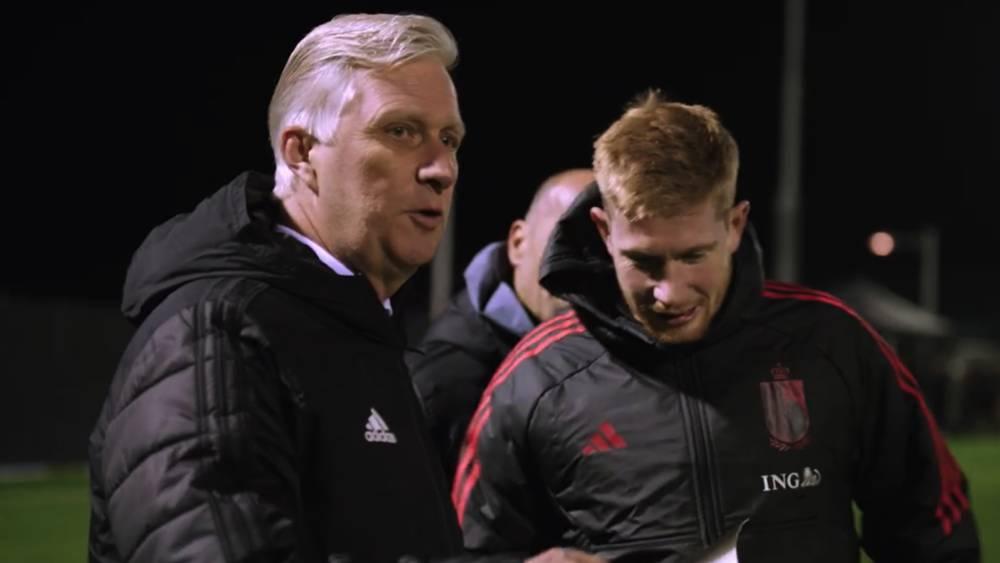 ملك بلجيكا "فيليب" يظهر في مقطع فيديو "هزلي" يُعطي تعليماته لمدرب ولاعبي منتخب بلاده