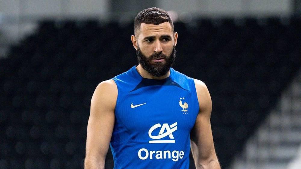 بنزيما يغادر تداريب المنتخب الفرنسي بسبب الإصابة ويغيب عن مواجهة أستراليا في المونديال