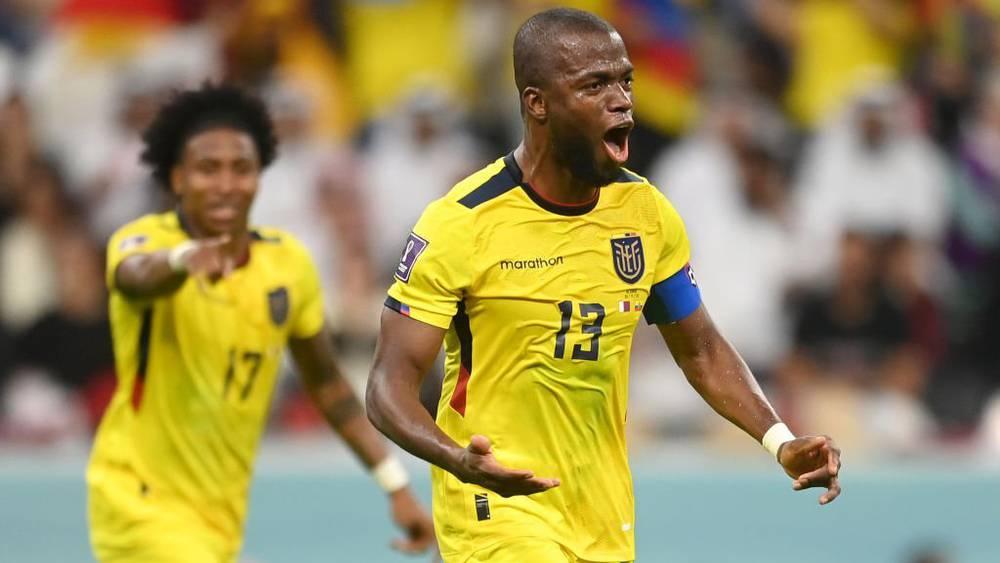 فالنسيا (رجل مباراة الافتتاح): "لم نهتم بالانتقادات التي تلقيناها قبل المونديال.. عانيت من آلام في الركبة وسأكون جاهزا أمام هولندا"