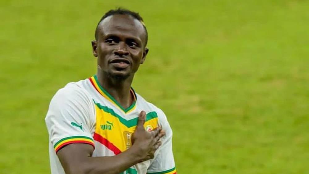 ماني: "الحمد لله.. عمليتي الجراحية مرّت بشكل جيد وواثق من أن زملائي سيُقاتلون مثل رجلٍ واحد"