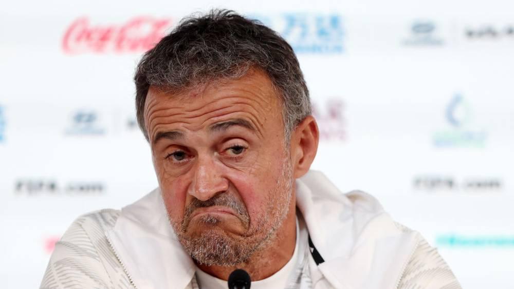 مانويل بيليغريني يطلب من "لويس إنريكي" التوقف عن "البث المباشر" أثناء بطولة كأس العالم