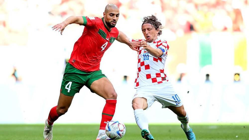 "ماركا": "سفيان أمرابط صاحب الثلاث رئات.. الأسد الذي قضى على مودريتش ودي بروين ينتظر إسبانيا"