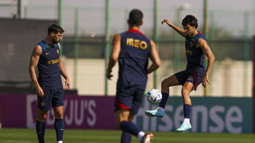 المنتخب البرتغالي يستهل استعداداته لمباراة المغرب بحصة تدريبية صباح اليوم وكريستيانو يكتفي بتمارين في الصالة الرياضية