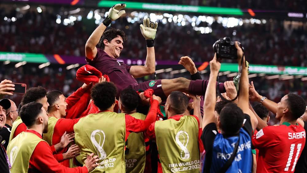 "الكاف": "المغرب يصنع التاريخ وبونو يلعب دورًا محوريًا في تأهل 'أسود الأطلس'"