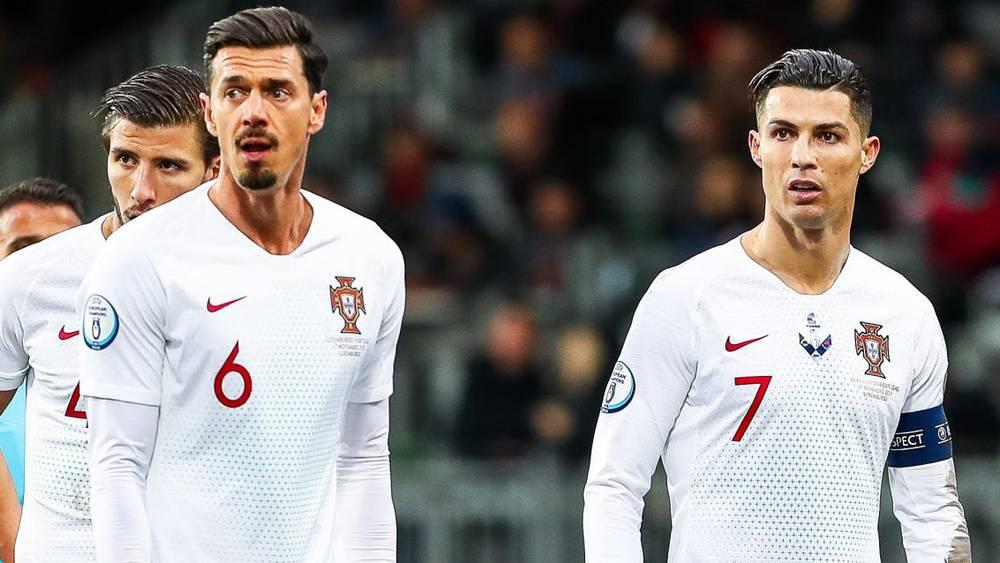 مدافع البرتغال فونتي يخرج بتصريح "صادم" قبل مواجهة "أسود الأطلس": "من الجيد أن يكون رونالدو جالسا على مقاعد البدلاء أمام المغرب لأننا نلعب جيدا بدونه"