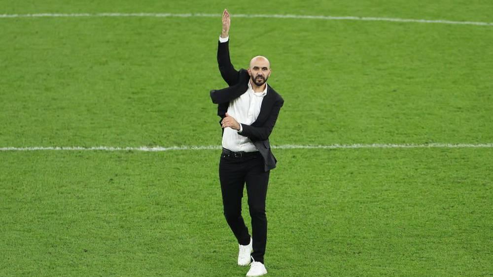 الركراكي: "الهزيمة يتيمة والانتصار له الكثير من الآباء.. هناك مُحتالون يُريدون الاستيلاء على هذا النجاح لكن اللاعبون فقط هم من صنعوه بدعم من الجامعة"