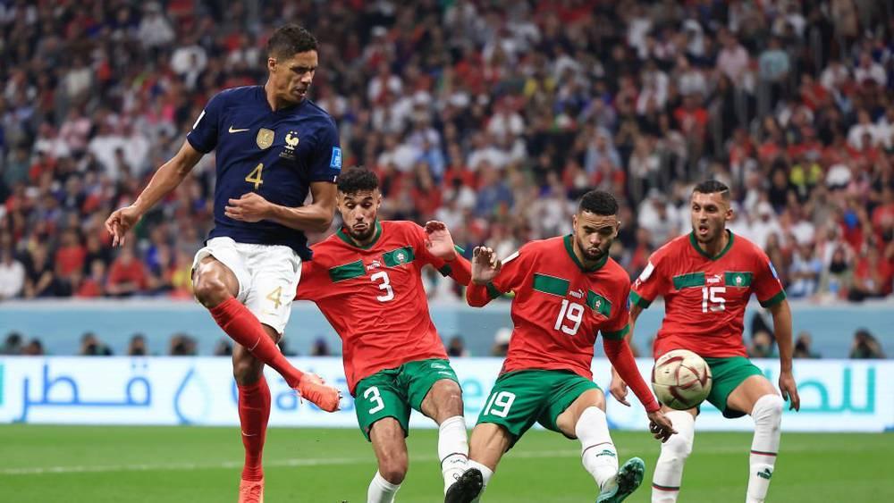 المنتخب المغربي يُنهي الشوط الأول من مباراته أمام فرنسا متأخرا بهدف نظيف