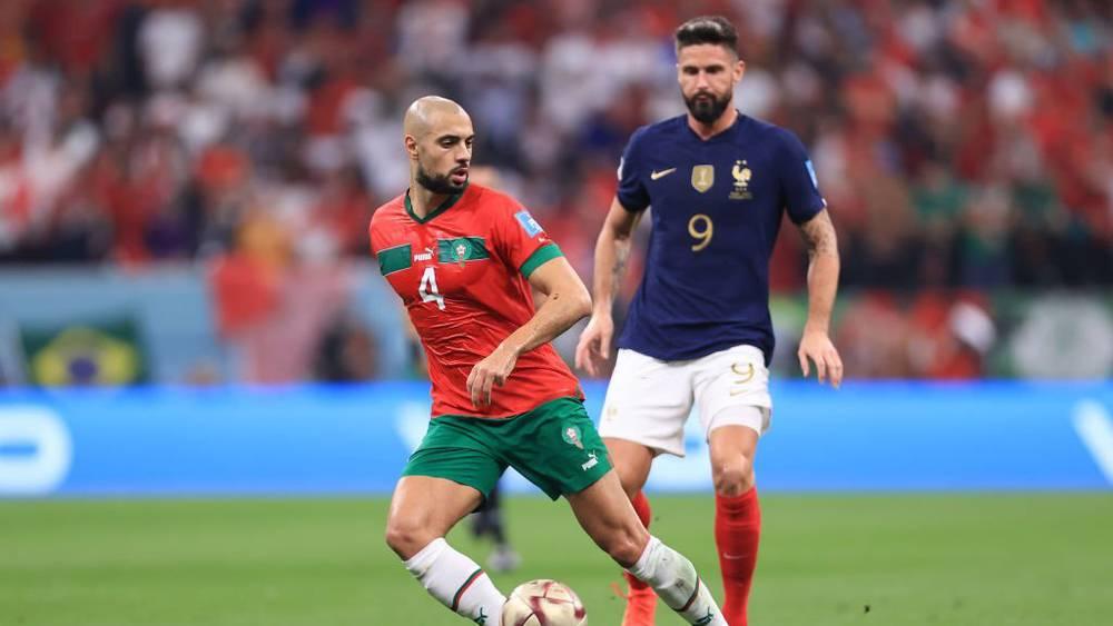 أمرابط: "جيرو لازمني في كل مكان بالملعب.. طلبت منه التوقٌّف فقال لي بأنه تلقى تعليمات بمتابعتي"