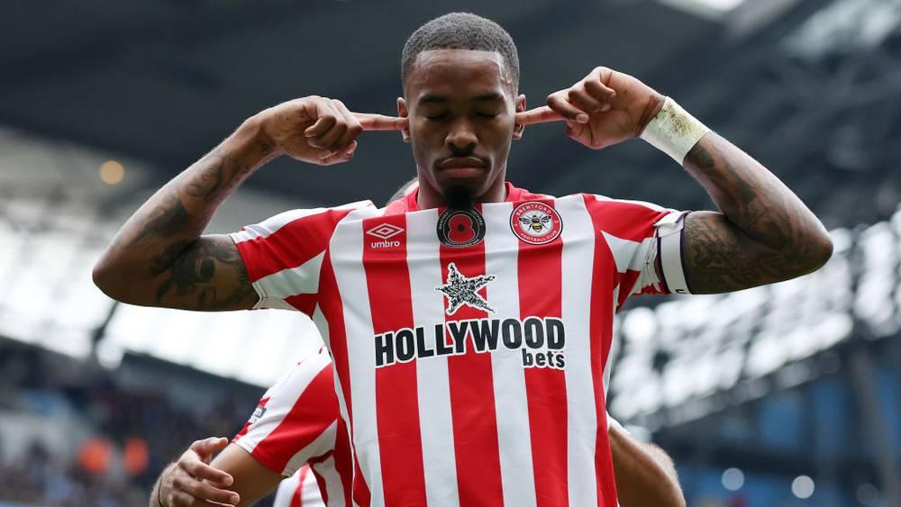 مسيرته الاحترافية أصبحت "مُهددة".. اتهامات رسمية في حق مهاجم برينتفورد ومنتخب إنجلترا "إيفان توني" بخرق قانون المراهنات