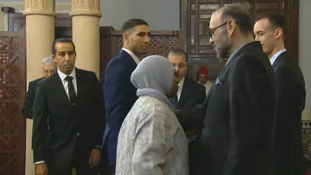 حكيمي: "لم نتخيل أن إنجازنا سيكون بهذا التأثير على الشعب المغربي ولقاء الملك أمر انتظرناه كثيرا"