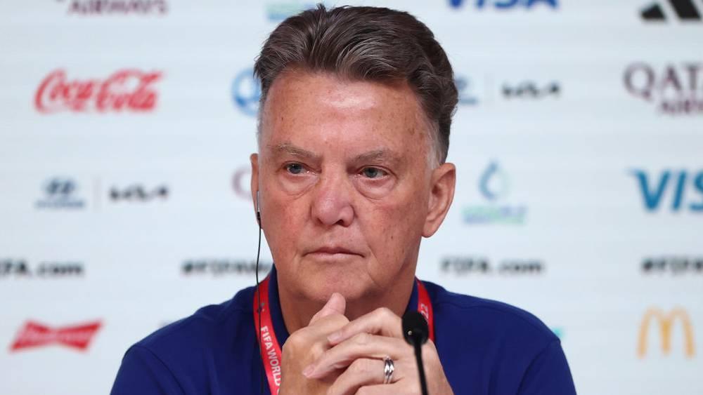 فان خال يُلمح للعودة من الاعتزال في حالة تدريب المنتخب البرتغالي