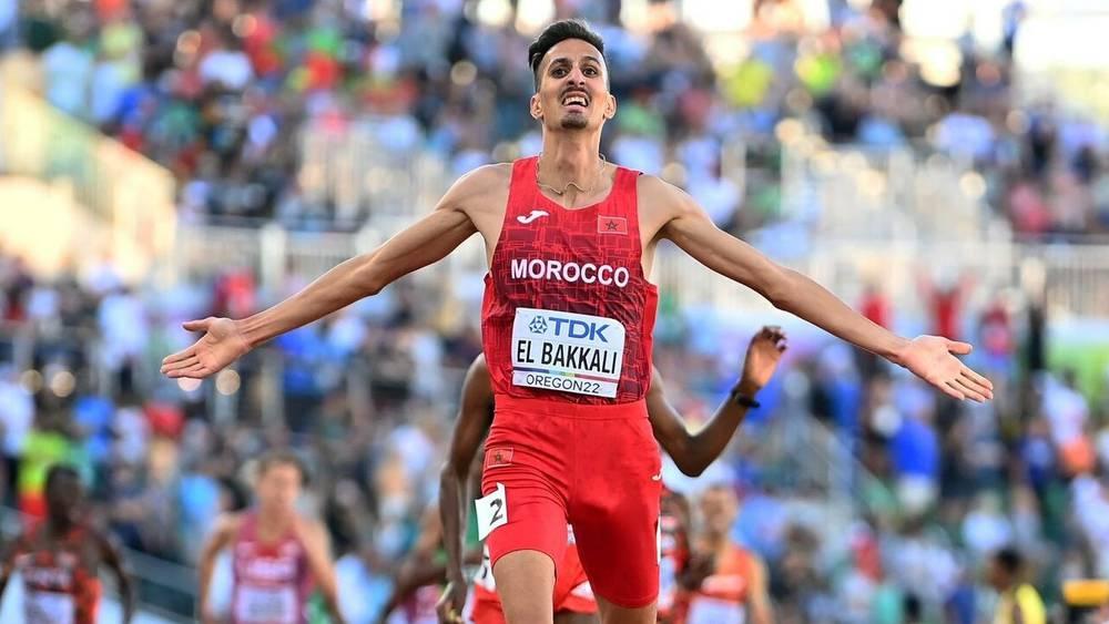 سفيان البقالي يُحرز جائزة أفضل عدّاء أفريقي لسنة 2022