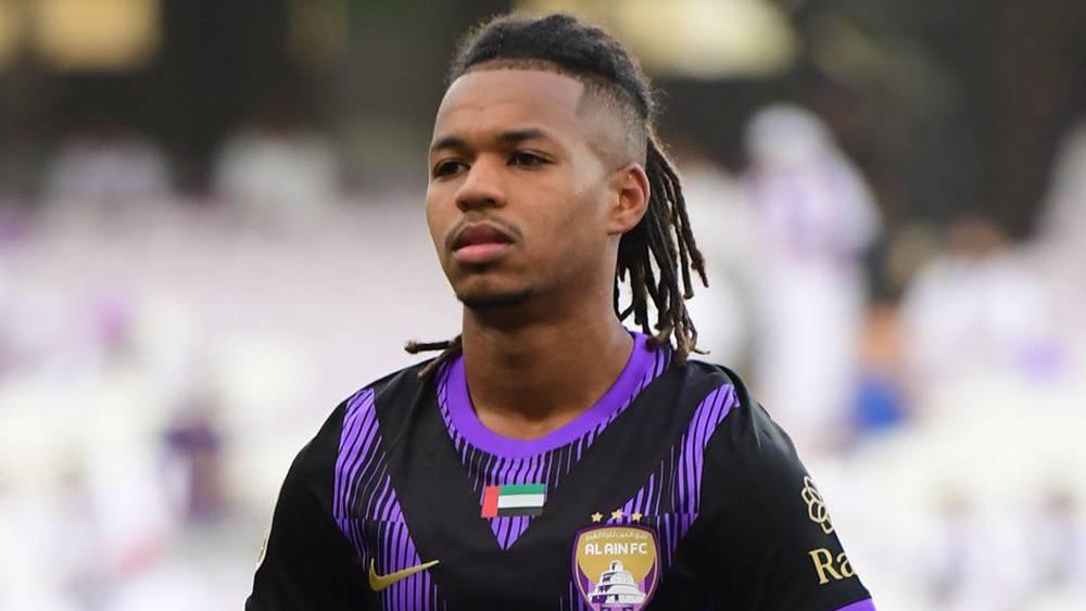 أنصار العين يشيدون بأداء اللاعب المهدي مبارك ويطالبون برسميته في جميع مباريات النادي الإماراتي