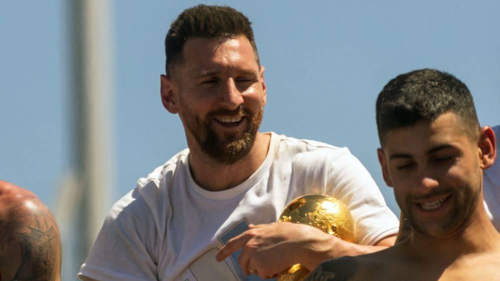 "تقارير"/ ميسي يتفق مع باريس سان جيرمان على تجديد عقده لمدة عامين