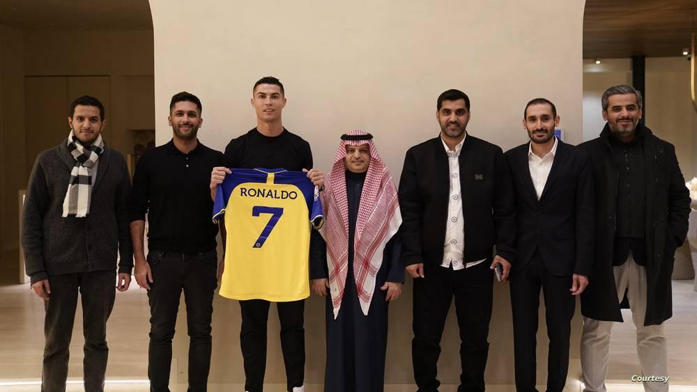 تقارير/ النصر يحدد بعد غد الثلاثاء موعدا لتقديم كريستيانو رونالدو في ملعب "مرسول بارك"