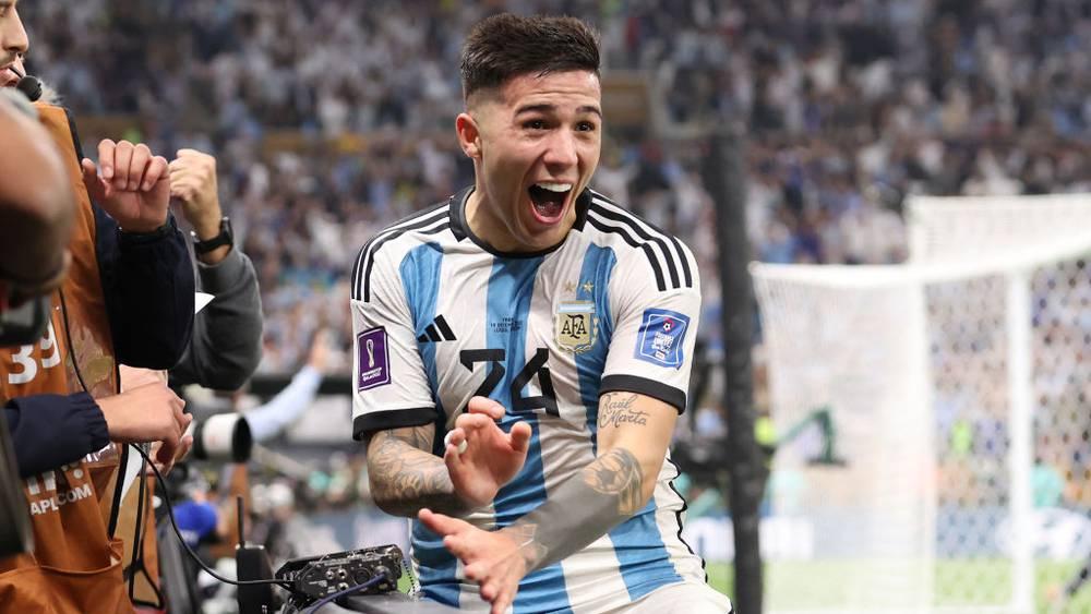 "ذي آتلتيك"/ بنفيكا يطلب من تشيلسي 106 مليون جنيه إسترليني للتفريط في بطل العالم "إينزو فيرنانديز"