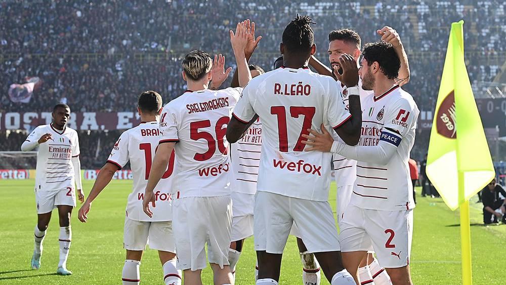 ميلان يهزم سالرنيتانا في عودة الدوري الإيطالي