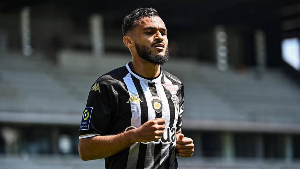 بوفال يعود إلى قائمة أنجيه في مواجهة باريس سان جيرمان بالدوري الفرنسي