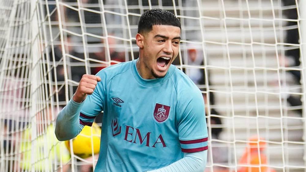 تقارير إيطالية: "يوفنتوس مهتم بخدمات الزروري وخيتافي يدخل على الخط وبيرنلي يرفض حاليا أي تفاوض للتعاقد مع لاعبه"