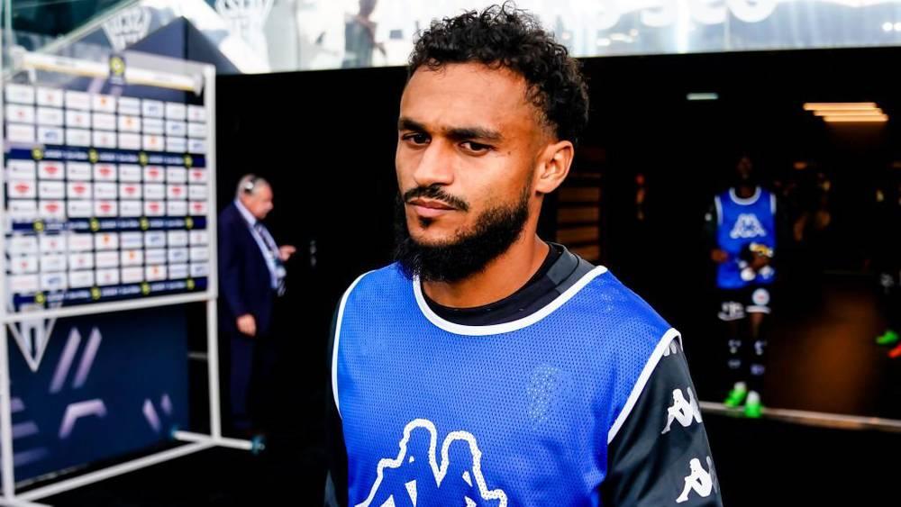 الدوري الفرنسي/ بوفال "احتياطي" أمام باريس سان جيرمان في أول مباراة له مع أونجيه بعد المونديال