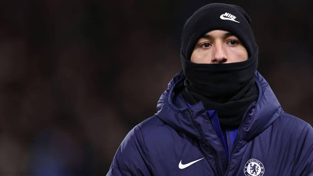 "التيلغراف"/ تشيلسي يُخطط للتخلي عن مجموعة من اللاعبين الكبار ويؤجل بيع عقد "زياش" للصيف المقبل