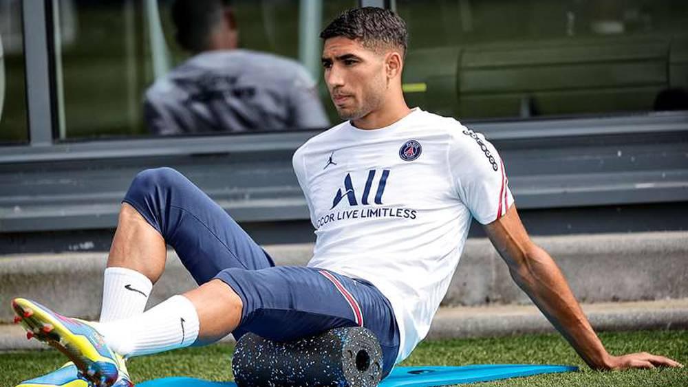 حكيمي يستأنف تداريبه رفقة باريس سان جيرمان بعد عودته من السعودية