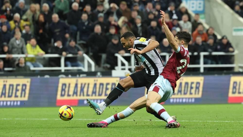 أكرد: "أردنا انتزاع نقطة على الأقل أمام نيوكاسل ورغم خطورة التدخل على ويلسون لكنني هنا لمساعدة الفريق"