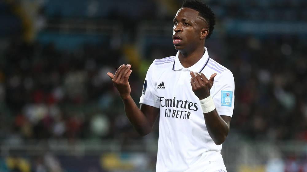 "الموندياليتو"/ ريال مدريد يتقدم على الهلال (2-1) في الشوط الأول من النهائي