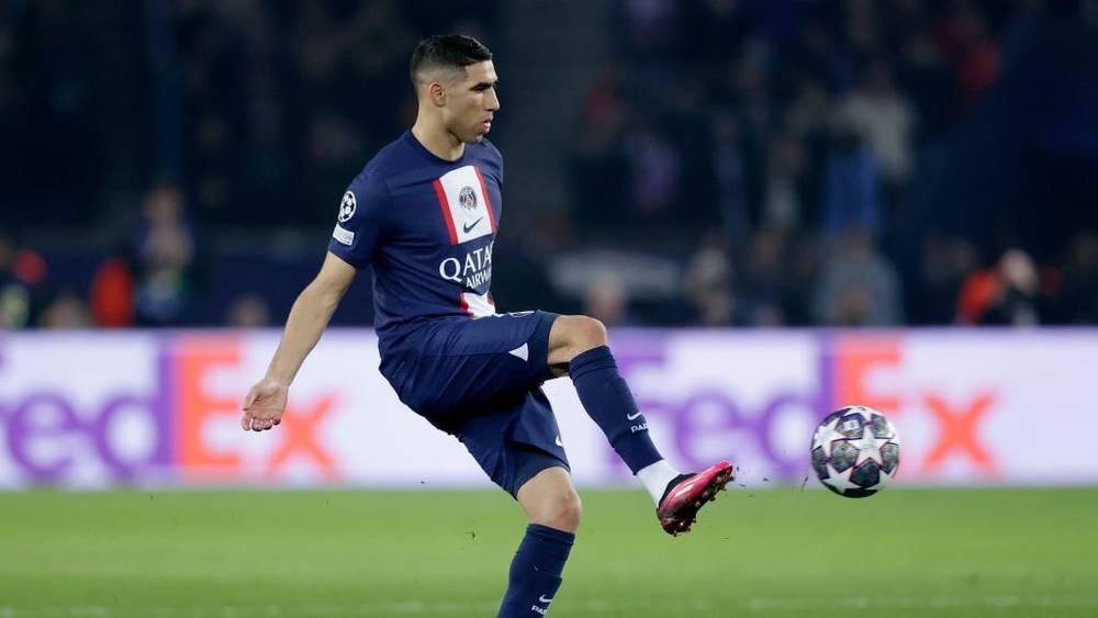 إصابة في الفخذ تحرم حكيمي من إتمام مباراة سان جيرمان وبايرن ميونيخ