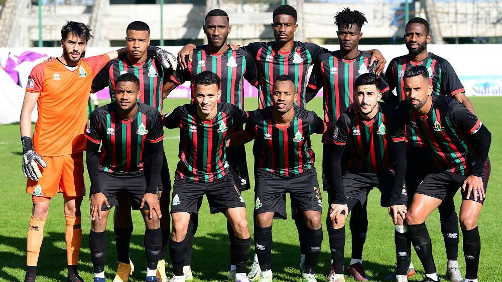 دا كروز يستدعي 20 لاعبا لمواجهة اتحاد تواركة في كأس العرش من بينهم حدراف وبورغيس