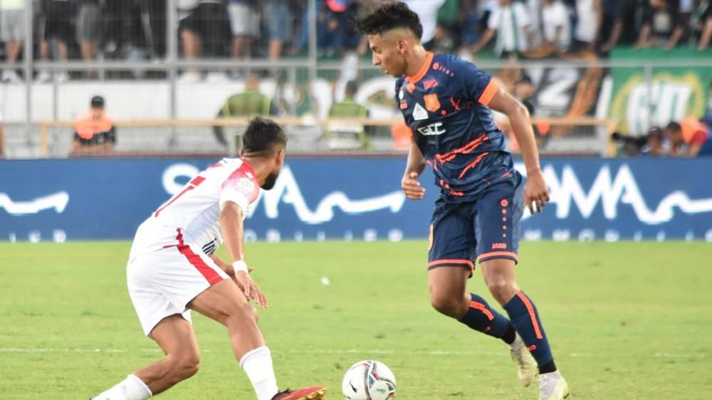 عملية بيع تذاكر مباراة الدفاع الجديدي وضيفه الوداد تنطلق غدا الأحد وثمنها يتراوح ما بين "30 و500 درهما"