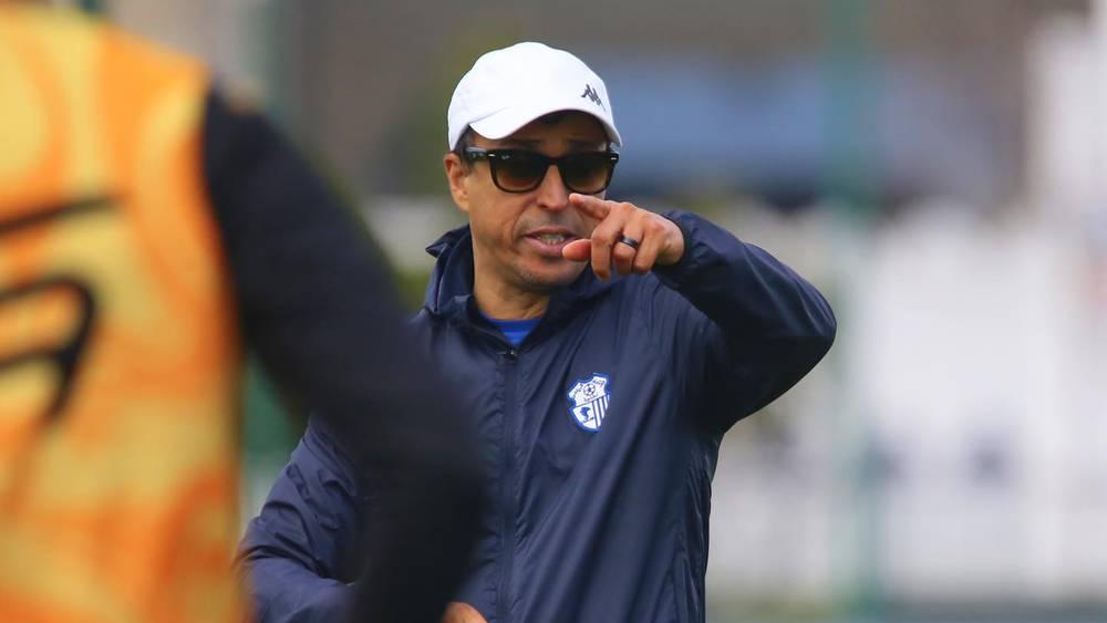 الطير بعد السقوط أمام حسنية أكادير: "لدينا أمل كبير في صحوة اتحاد طنجة لأنه لم يحسم شيء بعد حسابيا"