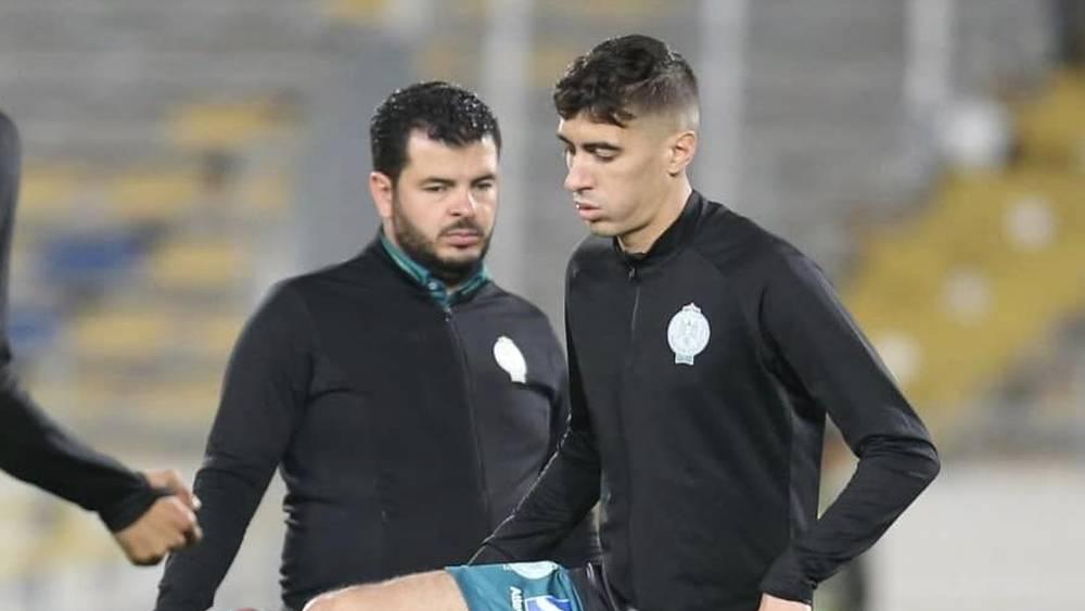 الفحوصات تؤكد غياب المكعازي عن الميادين لمدة تتراوح ما بين 3 أسابيع إلى شهر بعد إصابته في مباراة ا. تواركة