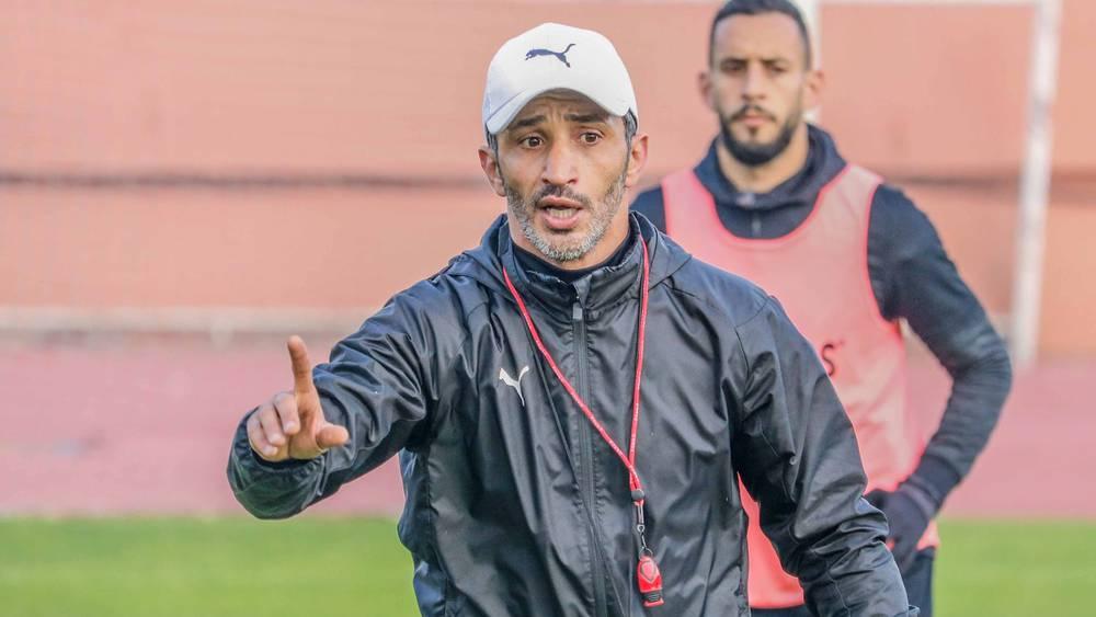 عبوب: "لا نمتلك الموارد المالية للمنافسة على اللقب ونكتفي فقط بلاعبين على قدر استطاعتنا"