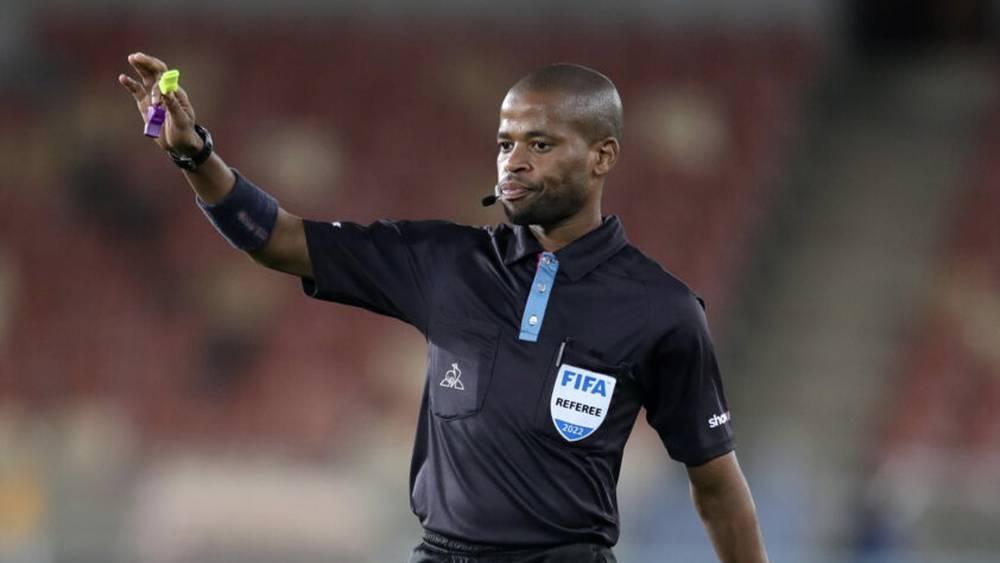 الحكم الجنوب أفريقي "توم أبونجيل" يدير مواجهة فيوتشر المصري والجيش الملكي في كأس الكونفدرالية