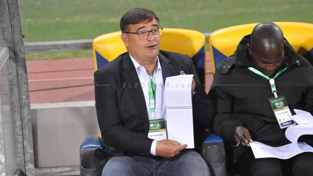 فايبرز الأوغندي يقيل مدربه بيانكي قبل 10 أيام من مواجهة الرجاء