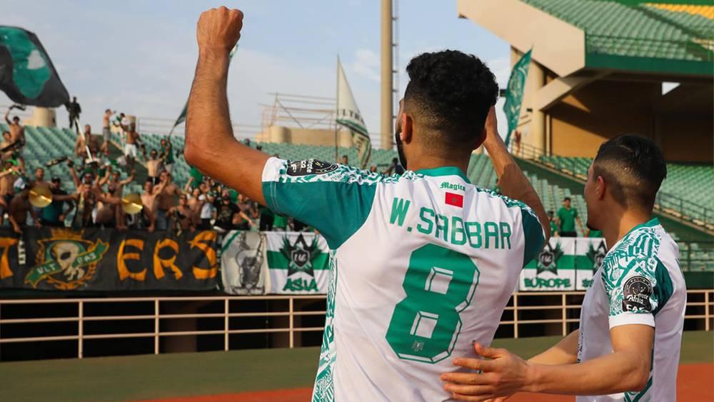 "الكاف" يشيد بتأهل الرجاء المبكر إلى ربع نهائي دوري أبطال أفريقيا ويصف الفريق الأخضر بـ"القوة التي لا يمكن إيقافها"