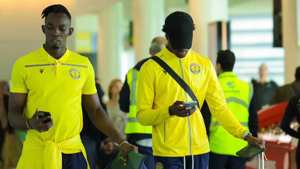 بيترو أتلتيكو يشتكي من سوء المعاملة في الجزائر: "الصعوبات بدأت بمجرد هبوطنا من الطائرة.. لقد تم احتجازنا في المطار لمدة ساعة ونصف"